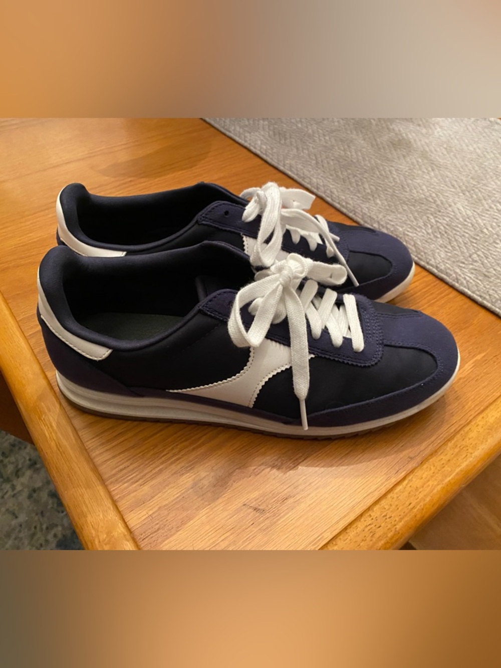 Universal Thread Skyler Navy and White Casual Lace-Up Sneakers
